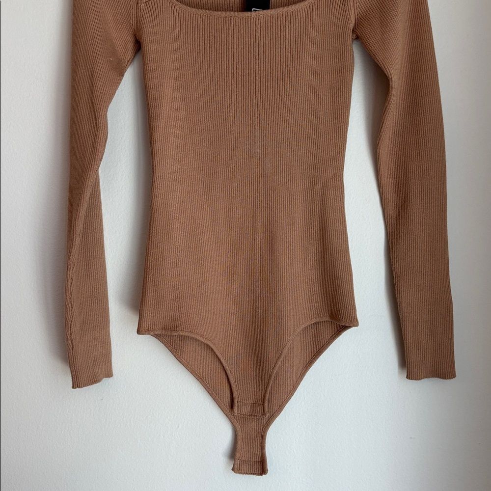 Lulu's ribbed knit cutout Camel Long Sleeve Bodysuit Women’s small NWT mock neck - Picture 8 of 16